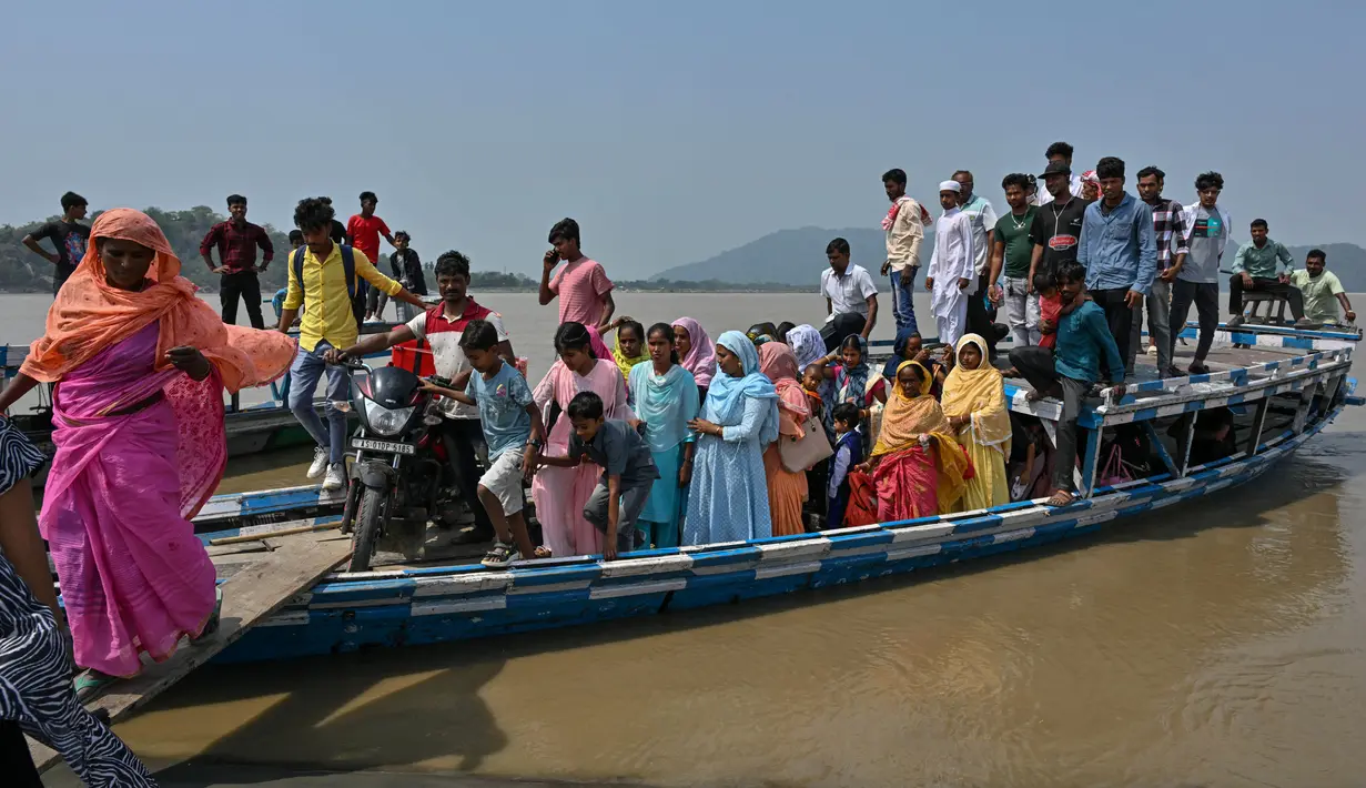 Fase ketiga pada 7 Mei 2024 digelar di 94 wilayah termasuk wilayah selatan India. Dan untuk fase keempat akan berlangsung 13 Mei 2024 yang diadakan di 96 wilayah. (Biju BORO/AFP)