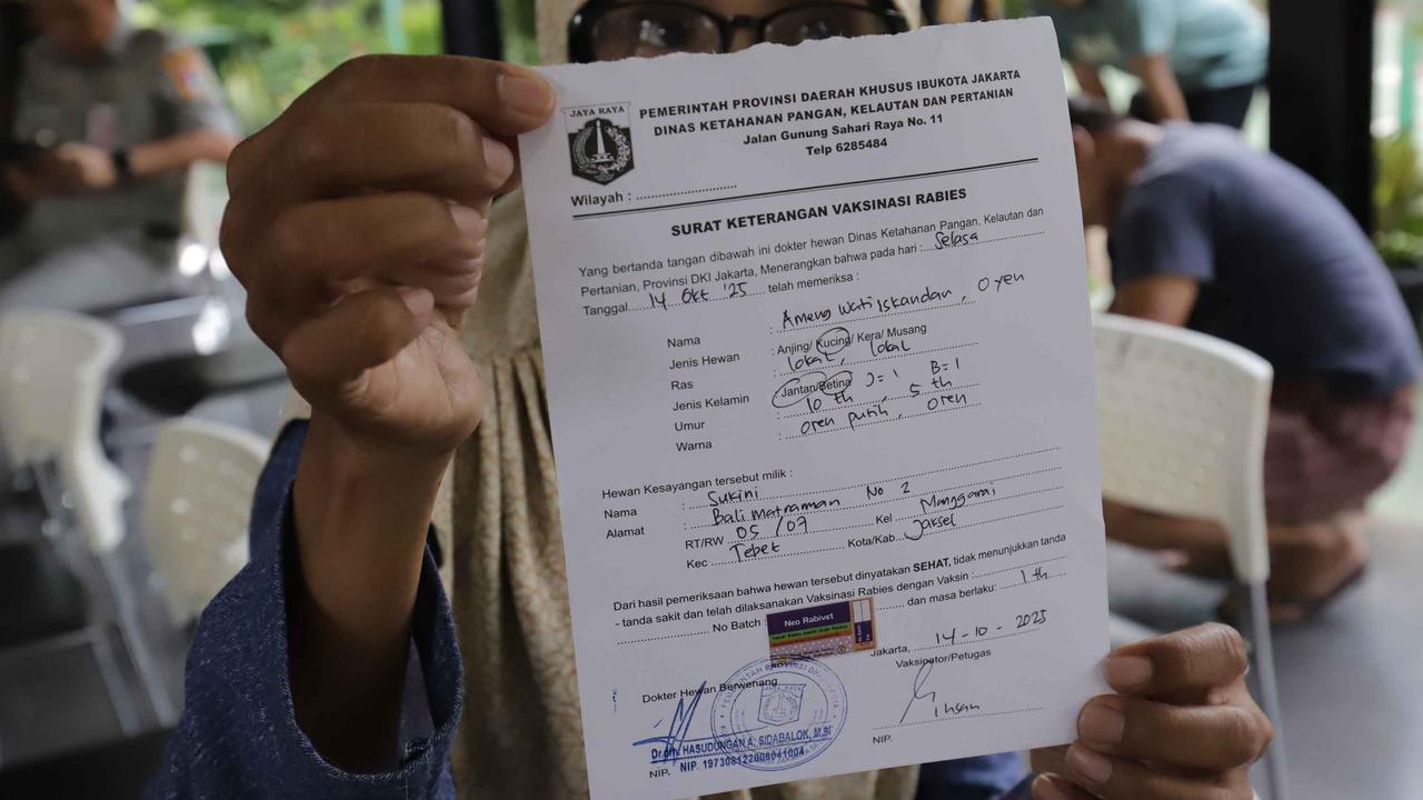 FOTO: Cegah Rabies, Pemkot Jaksel Gelar Vaksinasi Gratis untuk Hewan Peliharaan