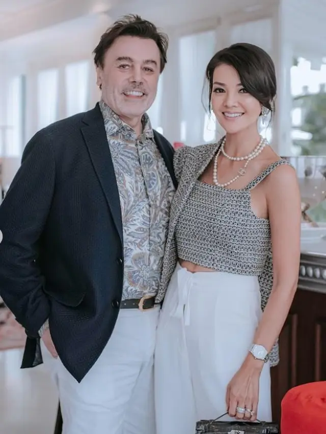 Farah Quinn dan suami (Instagram/farahquinnofficial)