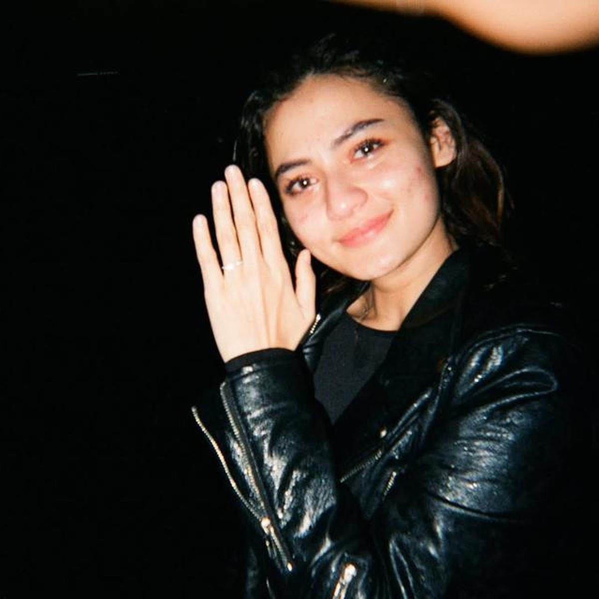 10 Cincin Lamaran Artis di Tahun 2025 yang Memukau, Kilau Romansa