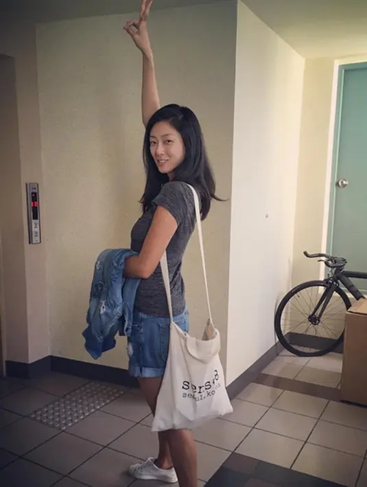 Kahi, mantan personil girlband ‘After School’ ini kabarnya mengeluarkan diri karena merasa kecewa dengan system manajemennya saat itu. (Instagram/imisskahi)