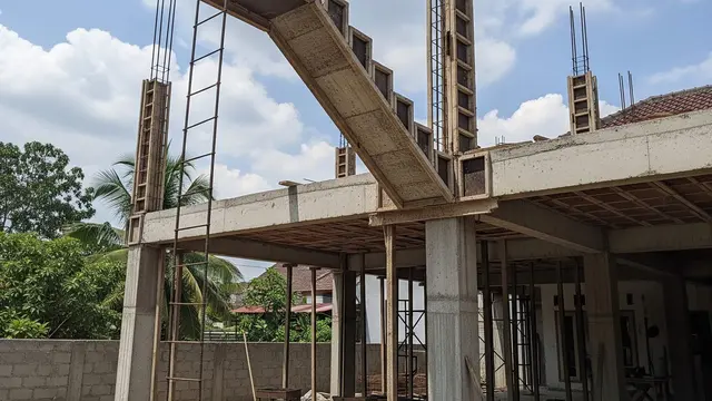 Desain Rumah dengan Rangka Siap untuk Lantai 2