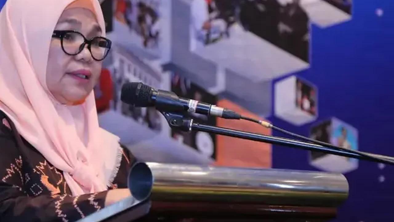 Politikus PKB Reyna Usman ditetapkan sebagai tersangka sistem proteksi TKI di Kemenakertrans tahun 2012. Penetapan tersangka Reyna dalam kapasitasnya sebagai mantan Dirjen Pembinaan Penempatan Tenaga Kerja dan Transmigrasi.