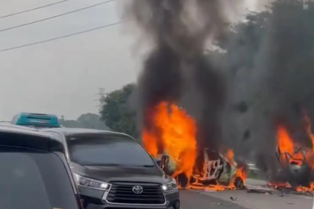 Tabrakan Beruntun di Tol Jakarta-Cikampek KM 58