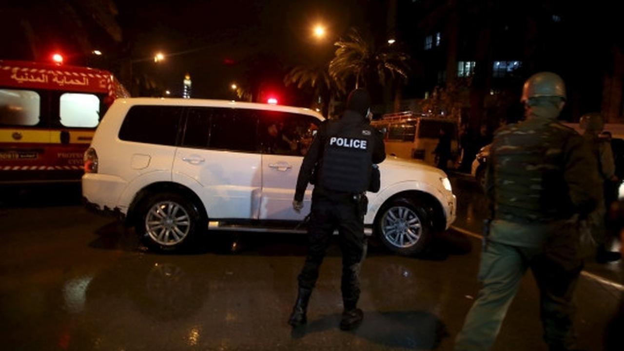 Bus militer pengawal Presiden Tunisia diserang bom, 12 tewas