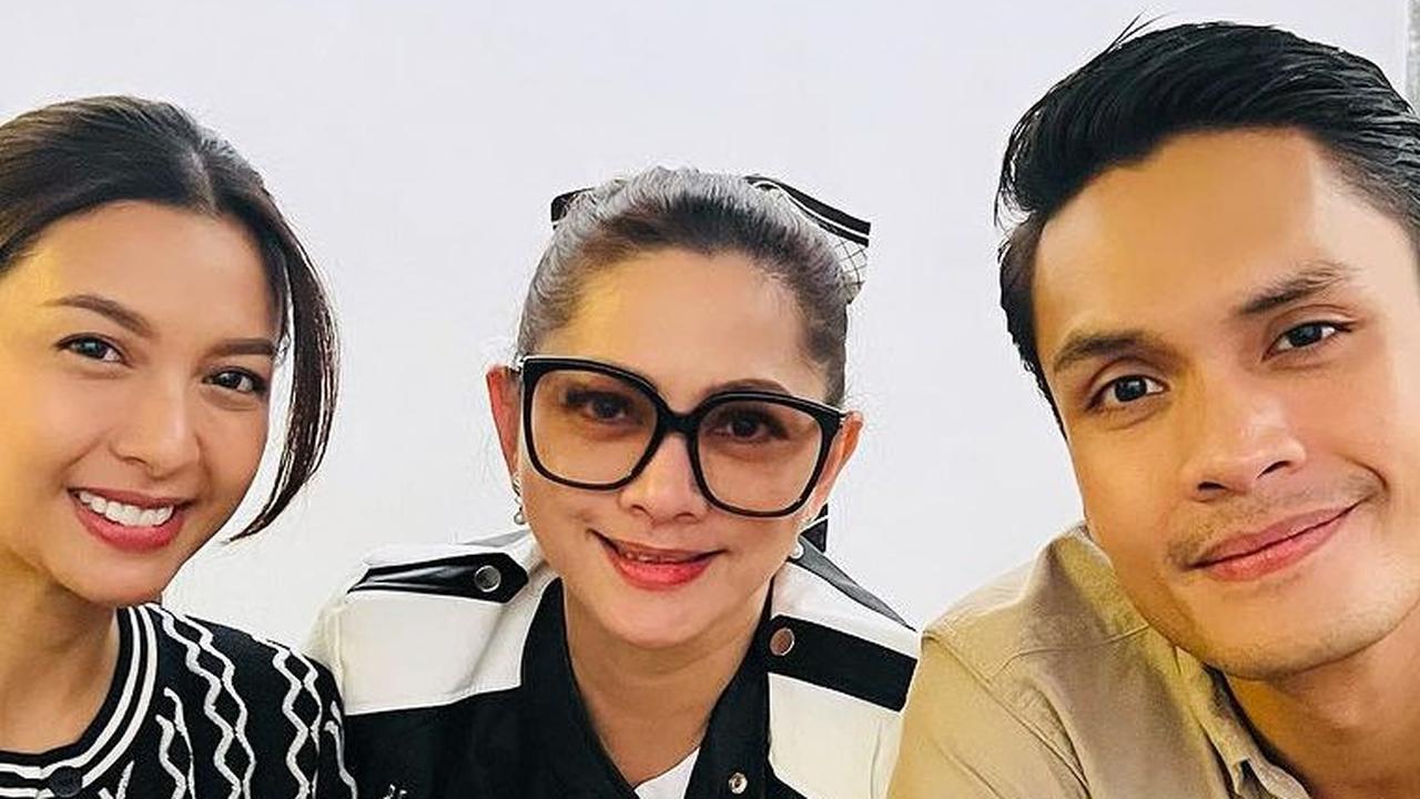Di luar syuting, kebersamaan Cut Keke, Alisia Rininta dan Randy Pangalila bak keluarga.