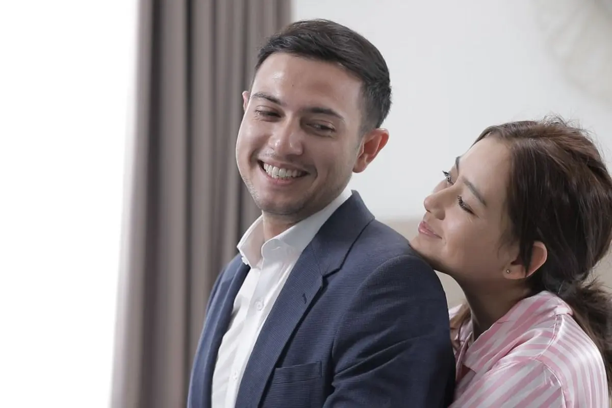 Laura Theux dan Rifky Balweel