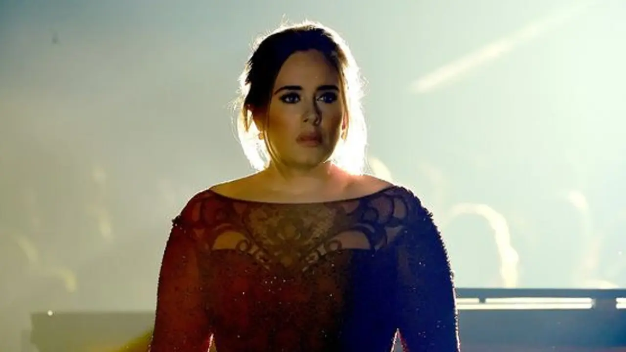 Adele Gagal Tampil Memukau di Grammy 2016