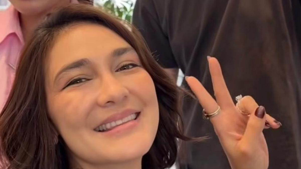 Usai Pakai Wig, Luna Maya Putuskan Kembali ke Era 2011 dengan Rambut Pendek Wavy