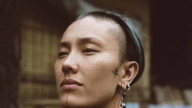 Penuh Tato dan Tindikan, Penampilan Fahrani Bikin Netizen 