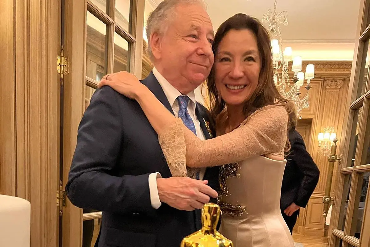 Setelah 19 Tahun Tunangan, Michelle Yeoh Nikah Mantan Bos Ferrari dengan Gaun Sederhana