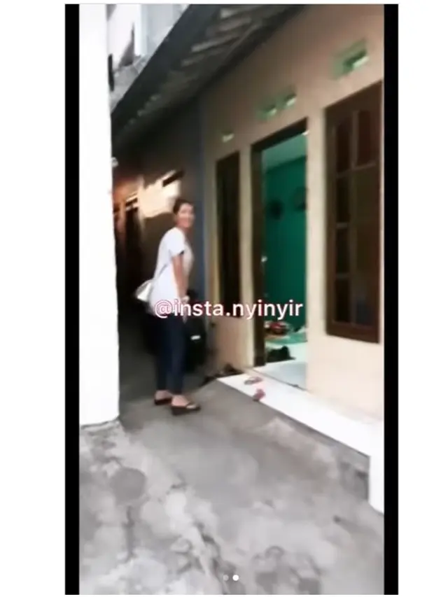 6 Potret Nafa Urbach Ajak Blusukan ke Rumah Lama di Kampung Halaman, Sederhana