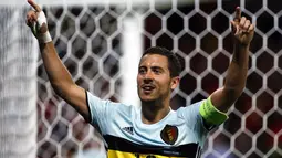 Pemain Belgia, Eden Hazard merayakan golnya saat melawan Hungaria pada babak 16 besar Piala Eropa 2016 di Stadon Municipal, Toulouse, Prancis, Senin (2//2016) dini hari WIB.  Belgia menang 4-0. (EPA/Rungroj Yongrit)