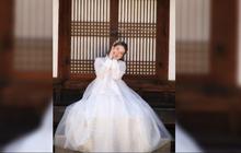 7 Potret Cantik Rebecca Klopper Tampil Pakai Pakai Hanbok saat Liburan di Korea Selatan, Bikin Netizen Terpesona