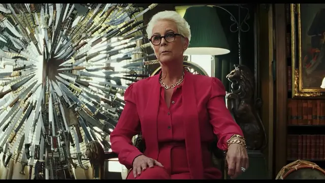 Jamie Lee Curtis sebagai Linda.