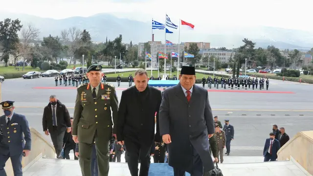 Menhan Prabowo Subianto bertemu Menhan Yunani Nikolaos Panagiotopoulos di Kota Athena
