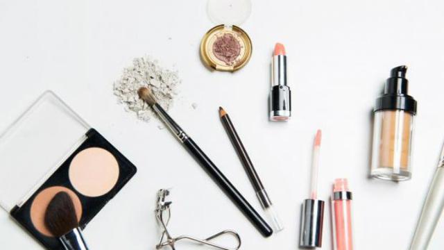 Ilustrasi make up