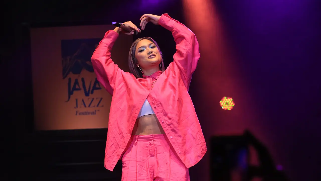 [Fimela] Marion Jola feat Dira Sugandi Java Jazz 2020
