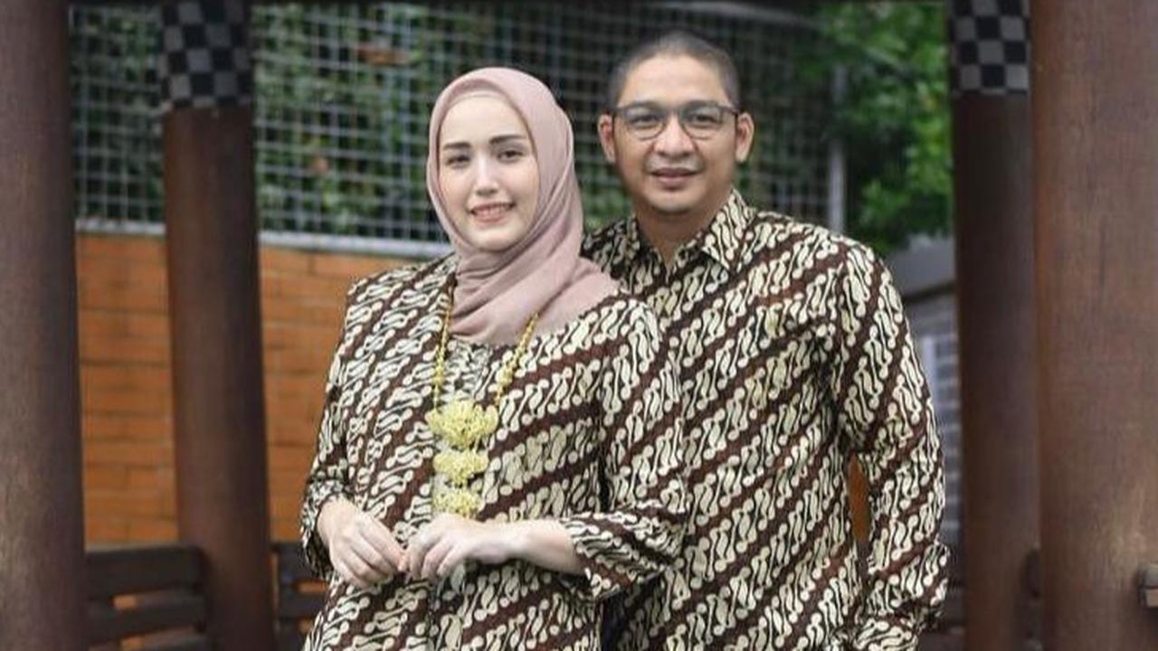 5 Inspirasi Tunik Batik Modern, Tren Fashion Terbaru yang Wajib Dipahami Wanita Zaman Now