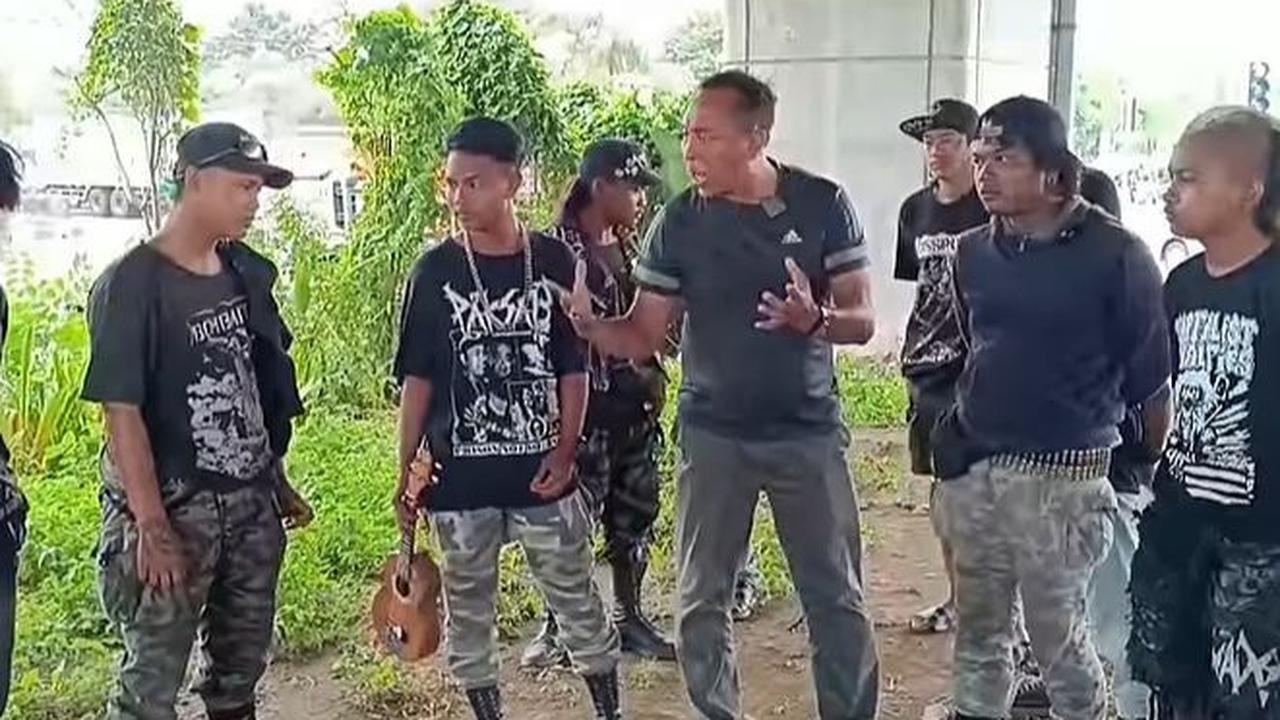 Di akhir video, Purnomo kemudian mengingatkan kepada semua masyarakat utnuk memperlakukan anak-anak punk juga dengan baik.