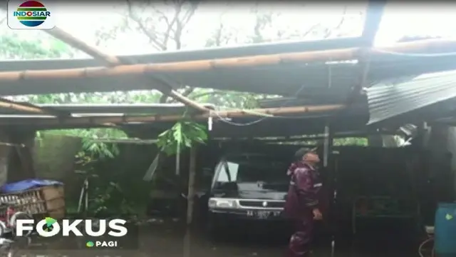 Hujan Es dan Angin Kencang Rusak Rumah Warga di Magelang