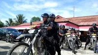 Pasukan berkendara dari Sat Brimobda Polda Papua mengantisipasi gejolak masyarakat yang belakangan ini tinggi intensitasnya di Abepura, Jayapura, Papua. (Antara)