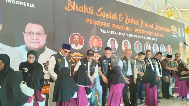 Suasana bakti sosial sekaligus buka puasa bersama yang digelar Pengurus Pusat dan Daerah Harley Davidson Club Indonesia (HDCI) di Alam Sutra Tangerang, Kamis (13/4/2023). (Foto: Dok. Tim HDCI)