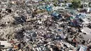 Pandangan udara Perumnas Balaroa yang rusak dan ambles akibat gempa Palu, Sulawesi Tengah, Jumat (5/10). Gempa 7,4 magnitudo yang mengguncang Palu dan Donggala mengakibatkan ribuan rumah di Perumnas Balaroa rusak dan ambles. (Liputan6.com/Fery Pradolo)