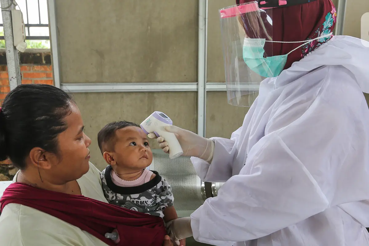 Pandemi Covid-19 imunisasi anak yang berjalan sesuai jadwal akan membantu sistem imun anak memproduksi antibodi.