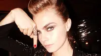 Gara-gara Tato, Cara Delevingne Bentrok dengan Bos Agen Model