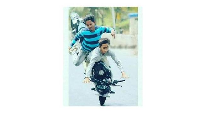 5 Potret Apes Orang Sebelum Jatuh Dari Motor Ini Miris