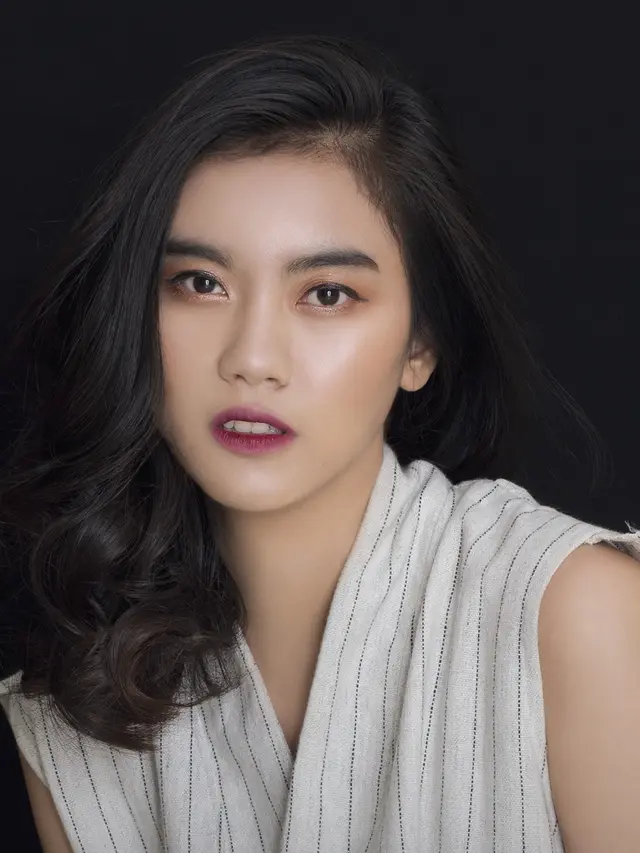 Makeup Lebih Praktis dan Sempurna dengan Two Tone Makeup