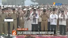 Pemerintah Kota Bandung menggelar salat istisqa atau salat minta hujan di halaman lingkungan gedung.