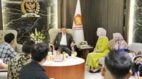 Wakil Ketua DPR Sufmi Dasco Ahmad menerima audiensi dari perwakilan Serikat Pekerja Perkebunan Nusantara PT Sinergi Gula Nusantara (SPBUN-SGN) di kompleks parlemen, Jakarta, Rabu (29/7) (Istimewa)