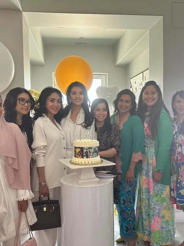 Lebaran Farah Quinn di Amerika