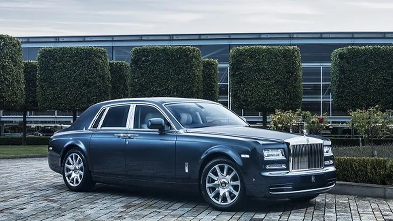 Debut Rolls Royce Phantom Metropoliton di Paris Goda Kaum Mapan