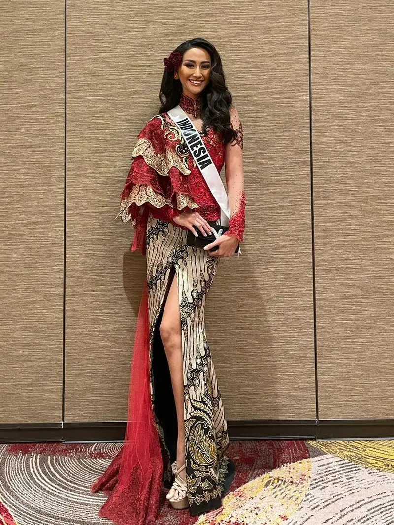 Ayu Maulida Pakai Kebaya Rancangan Anne Avantie di Gala Dinner Miss Universe 2020