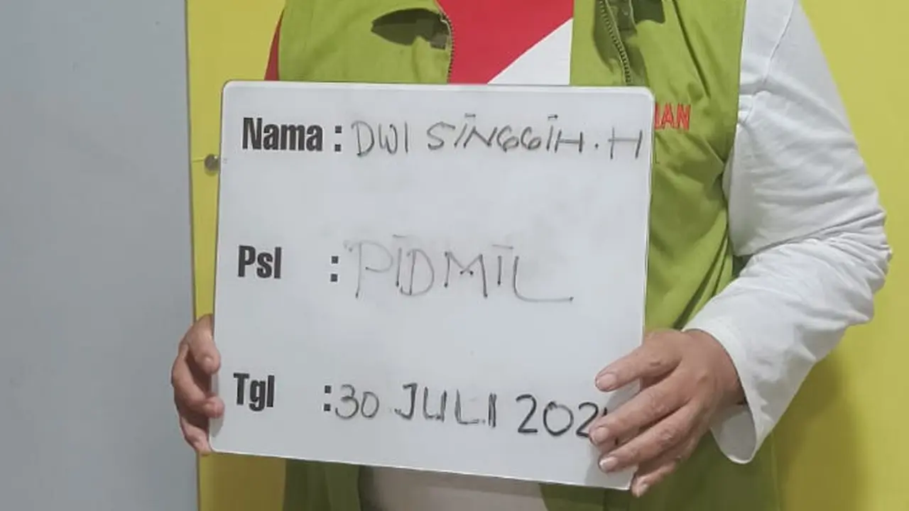 Purnawirawan TNI berinisial DSH ditetapkan sebagai tersangka kasus dugaan tindak pidana korupsi Kredit BRIguna pada Bekang Kostrad Cibinong Tahun 2016 sampai dengan 2023. (Liputan6.com/Nanda Perdana Putra)