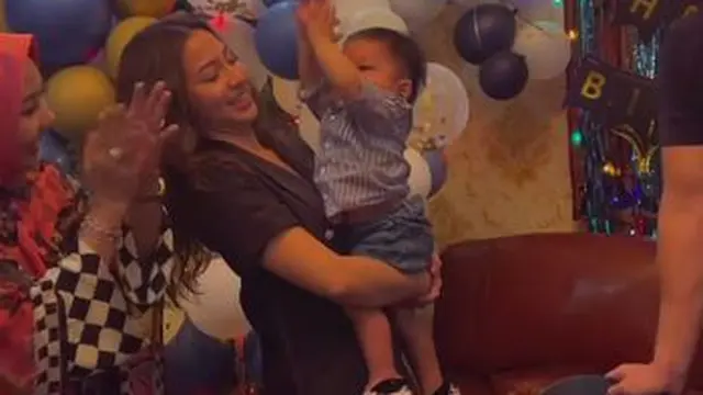 6 Potret Ultah Pertama Baby Izz Anak Nikita Willy, Sederhana Tetap Meriah