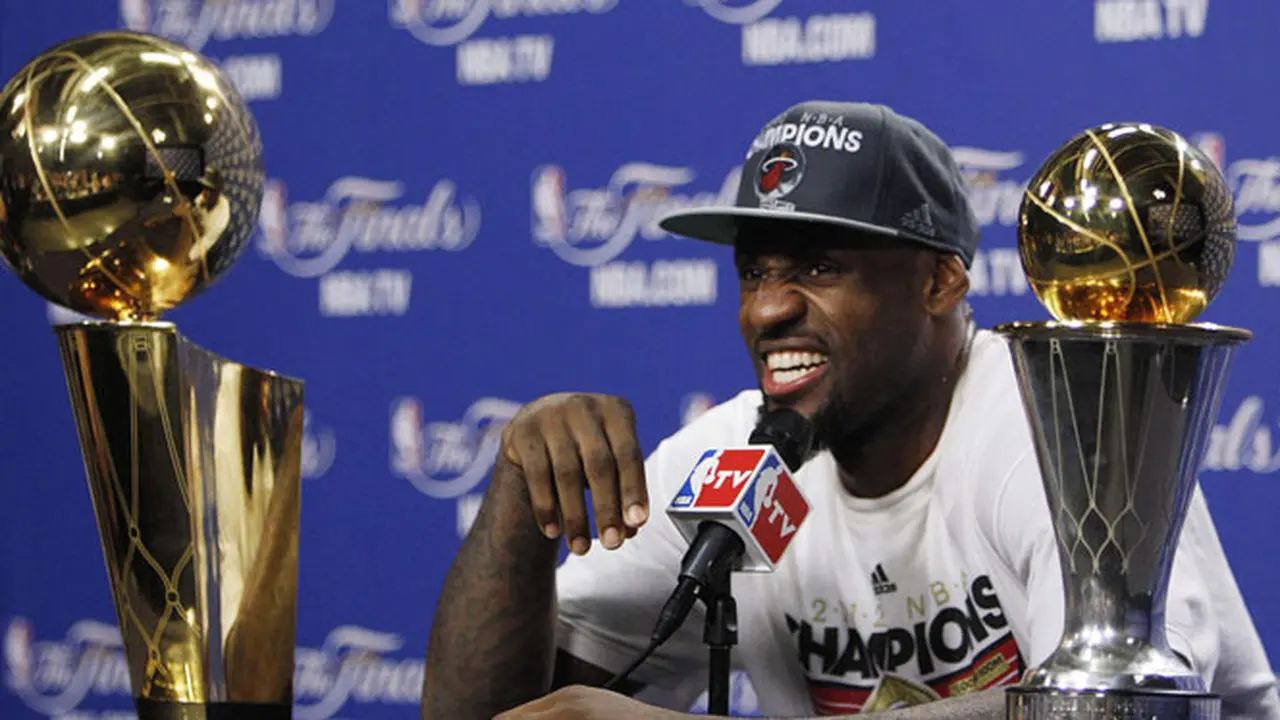 lebron-james-131218b.jpg
