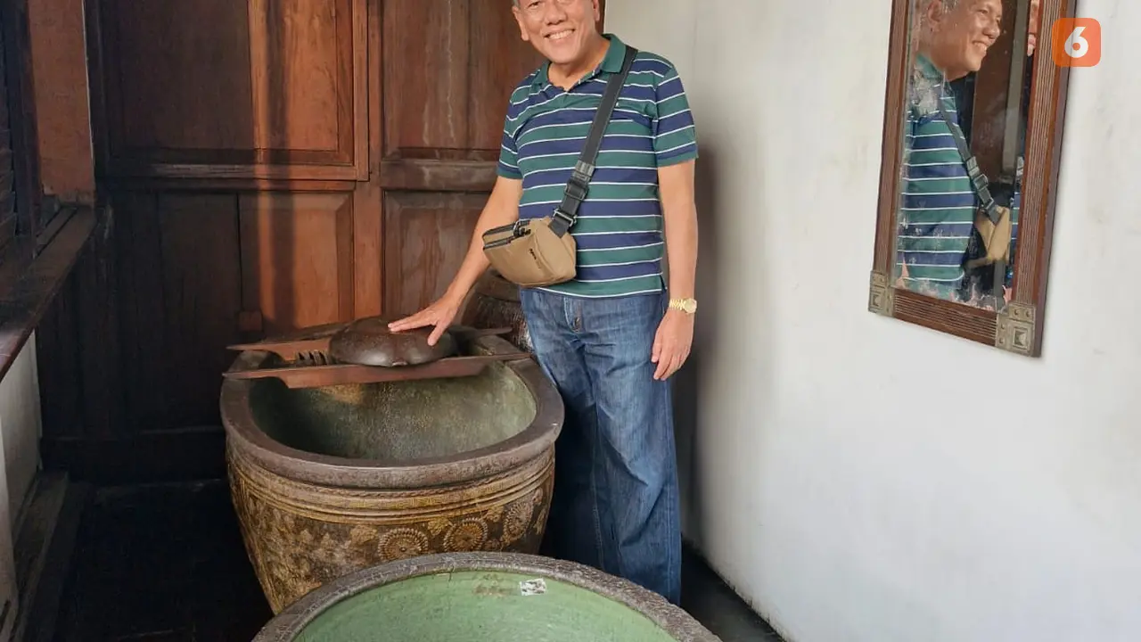 Ilustrasi foto di bawah ini adalah bak mandi dari tahun 1500-an di Manila, saat Spanyol menguasai Manila dan Filipina. Bak mandi ini hanya sebagian tertutup.