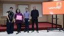 Terselenggaranya Liputan6.com Connect di Kampus Vokasi Universitas Indonesia disambut antusias oleh Perwakilan Vokasi Universitas Indonesia, Mareta Maulidiyanti, S.Sos., M.M., CPR., selaku Kepala Program Studi Hubungan Masyarakat. Ia menilai bahwa kegiatan ini menjadi wadah berharga bagi mahasiswa untuk memperluas wawasan mahasiswa agar siap menghadapi dunia industri. Tampak dalam foto, Mareta Maulidiyanti, S.Sos., M.M., CPR. (kanan) berfoto bersama Brand Communications Manager KapanLagi Youniverse, Sari Pratiwi, sesaat sebelum gelaran program Liputan6.com Connect di kampus Vokasi Universitas Indonesia, Depok, Jawa Barat pada 11 November 2025. (Liputan6.com/Helmi Fithriansyah)
