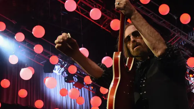 [Bintang] 5 Fakta tentang Meninggalnya Tom Fetty