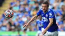 Jamie Vardy mampu membayar kepercayaan yang diberikan Leicester City dengan mempersembahkan banyak gol. Musim ini, ia tercatat hanya terpaut 4 gol dari top skor sementara, Mohamed Salah. Vardy merupakan striker yang haus gol. Akibatnya, ia terjebak offside sebanyak 12 kali. (AFP/Lindsey Parnaby)
