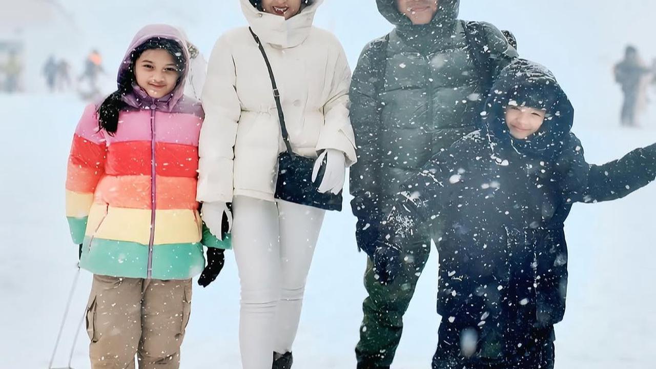 Potret Keluarga Ashanty Wisata Salju di Gala Yuzawa (instagram @ashanty_ash)