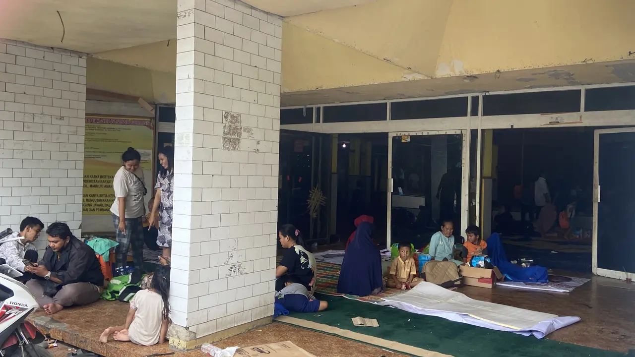 Sebanyak 9 orang masih hilang akibat kebakaran depo Pertamina Plumpang, Koja, Jakarta Utara. Kebakaran hebat tersebut terjadi pada Jumat (3/3/2023) malam.