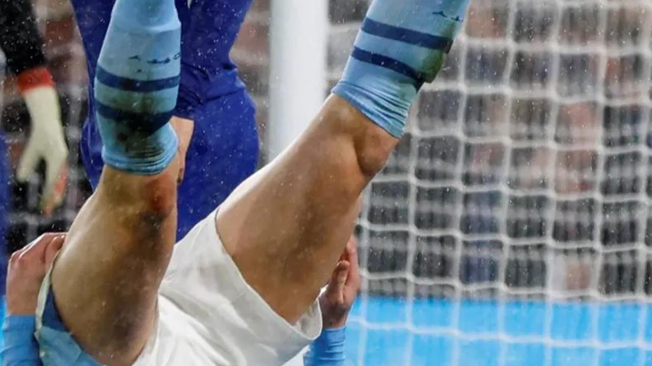 Dalam laga ini Chelsea dan<br>City tampil ngotot dan saling adu serangan balasan yang membuahkan gol.
