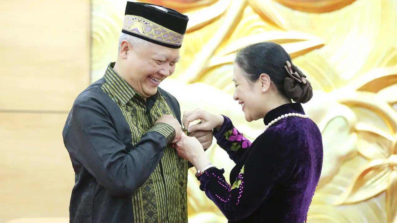 Duta Besar Indonesia untuk Vietnam, Ibnu Hadi menerima penghargaan Medal for Peace and Friendship among Nations.
