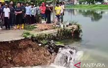 Tanggul Kalimalang Jebol, Banjir Karawang Rendam Ratusan Rumah di Telukjambe Barat