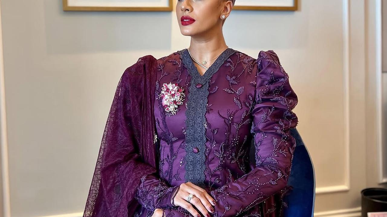 Potret Cantik Kimmy Jayanti Kembali Melenggang di Panggung Fashion Show